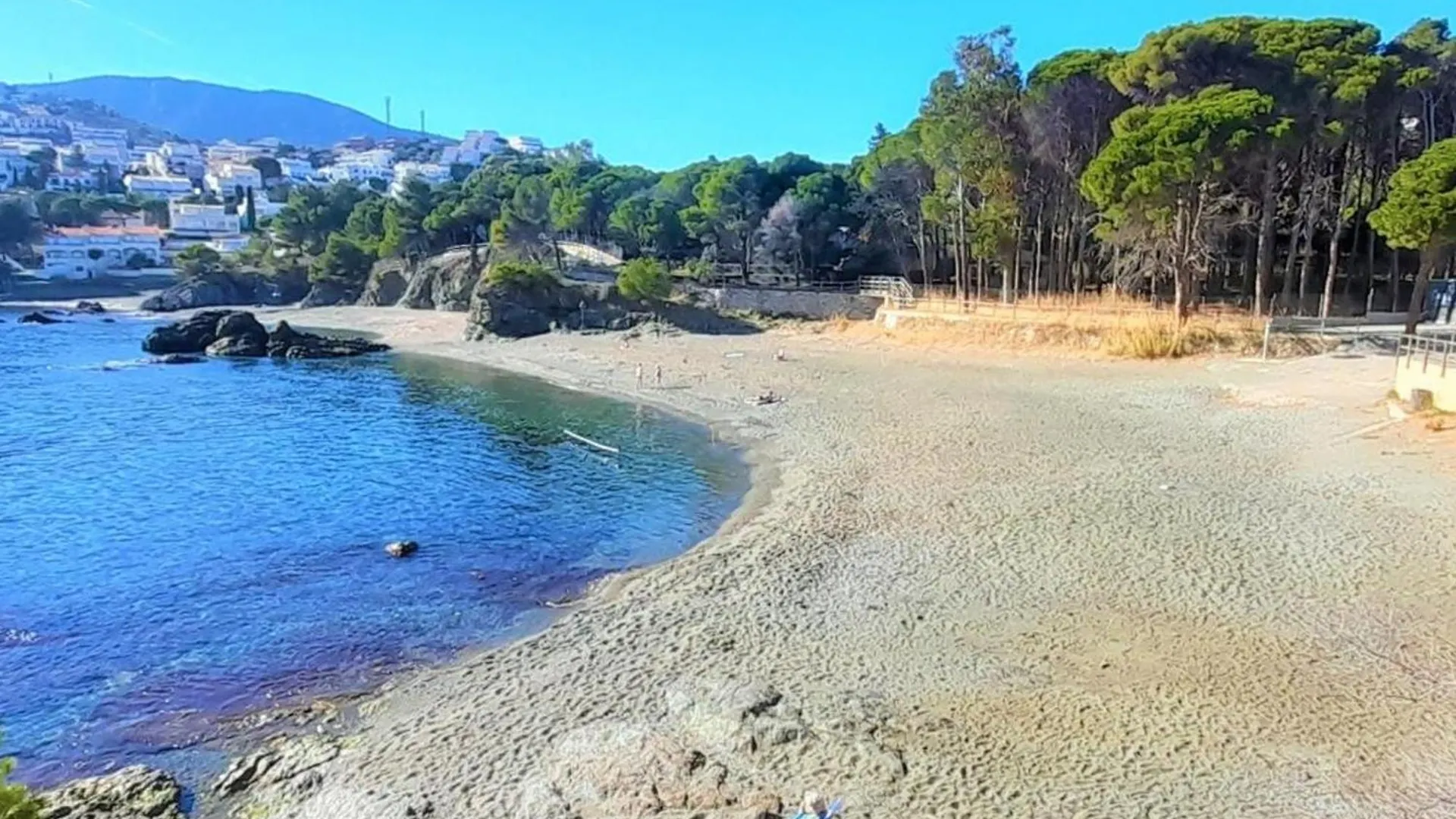 Apartamento Con Vistas Al Mar, Se Admiten Mascotas Y Aparcamiento En Llanca - Es-170-15 0*,