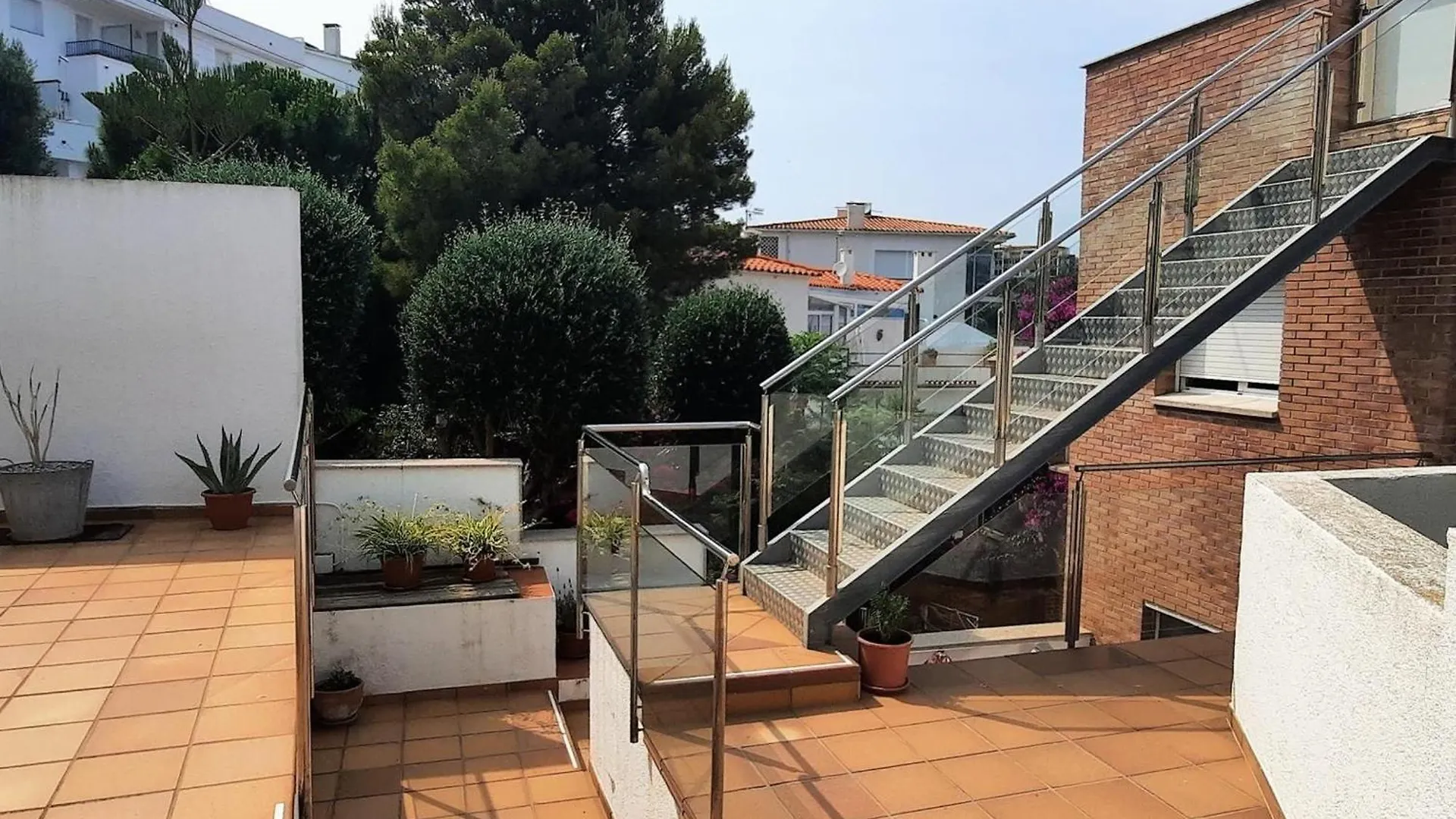Apartamento Con Vistas Al Mar, Se Admiten Mascotas Y Aparcamiento En Llanca - Es-170-15 0*,  İspanya