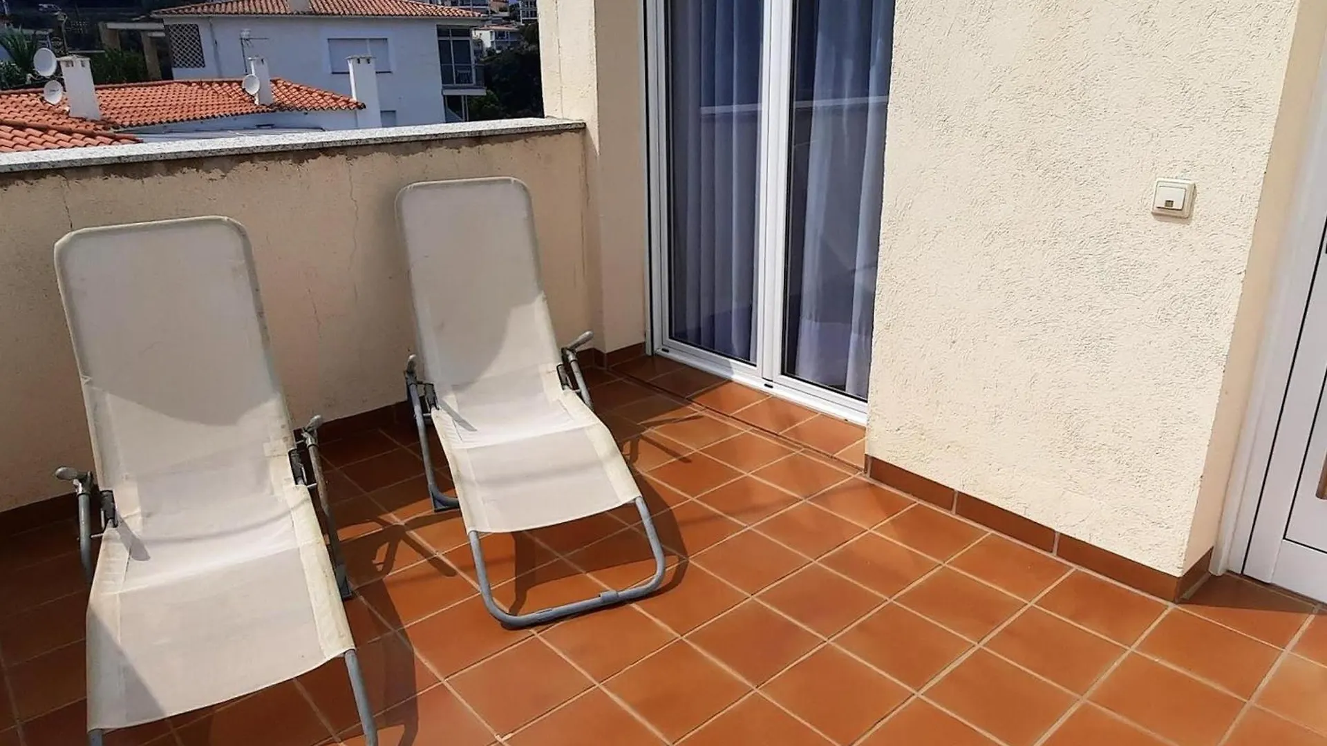 Apartamento Con Vistas Al Mar, Se Admiten Mascotas Y Aparcamiento En Llanca - Es-170-15 0*,  İspanya